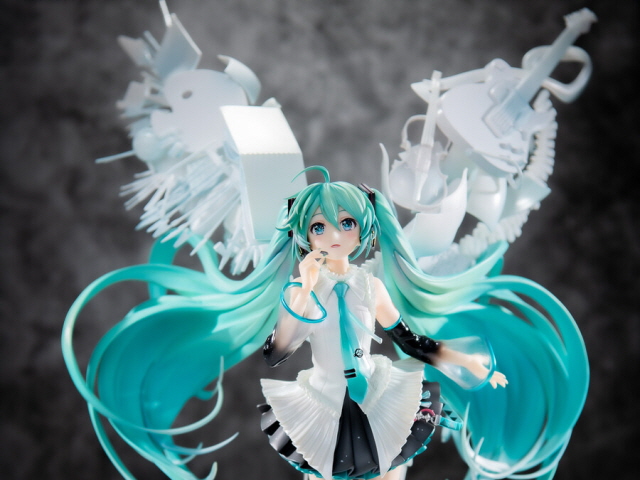 미쿠16주년피규어